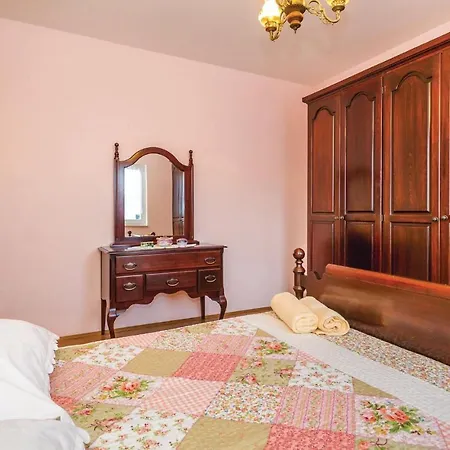 Gorgeous Home In Kastav With Wifi