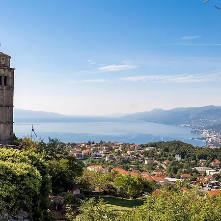 בית נופש Gorgeous In With Wifi קסטב