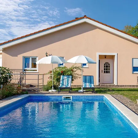 Gorgeous In With Wifi בית נופש קסטב